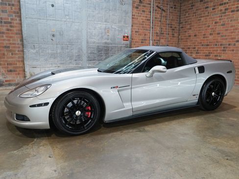 Used 2008 Chevrolet Corvette Convertible w/ Preferred Equipment Group RWD image 7