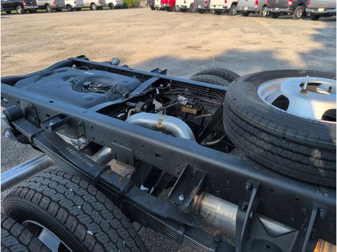 New 2026 RAM 4500 Tradesman w/ Chrome Appearance Group image 40