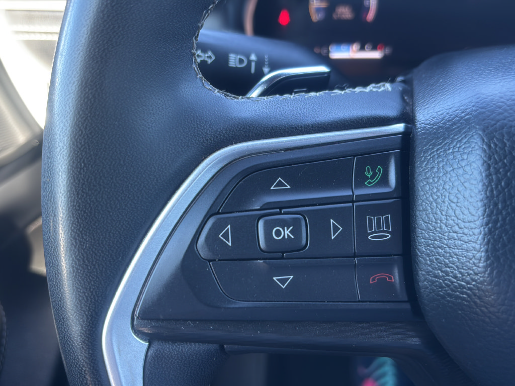 Used 2024 Jeep Grand Cherokee Altitude AWD/4WD image 19