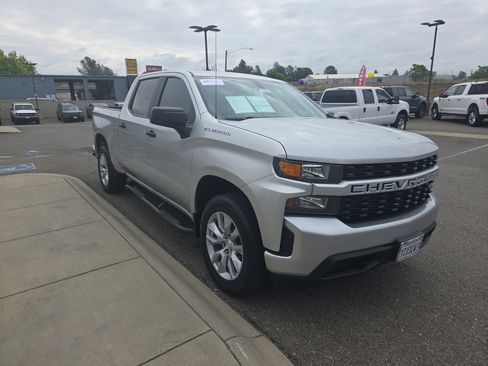 Used 2019 Chevrolet Silverado 1500 Custom w/ Trailering Package AWD/4WD image 7