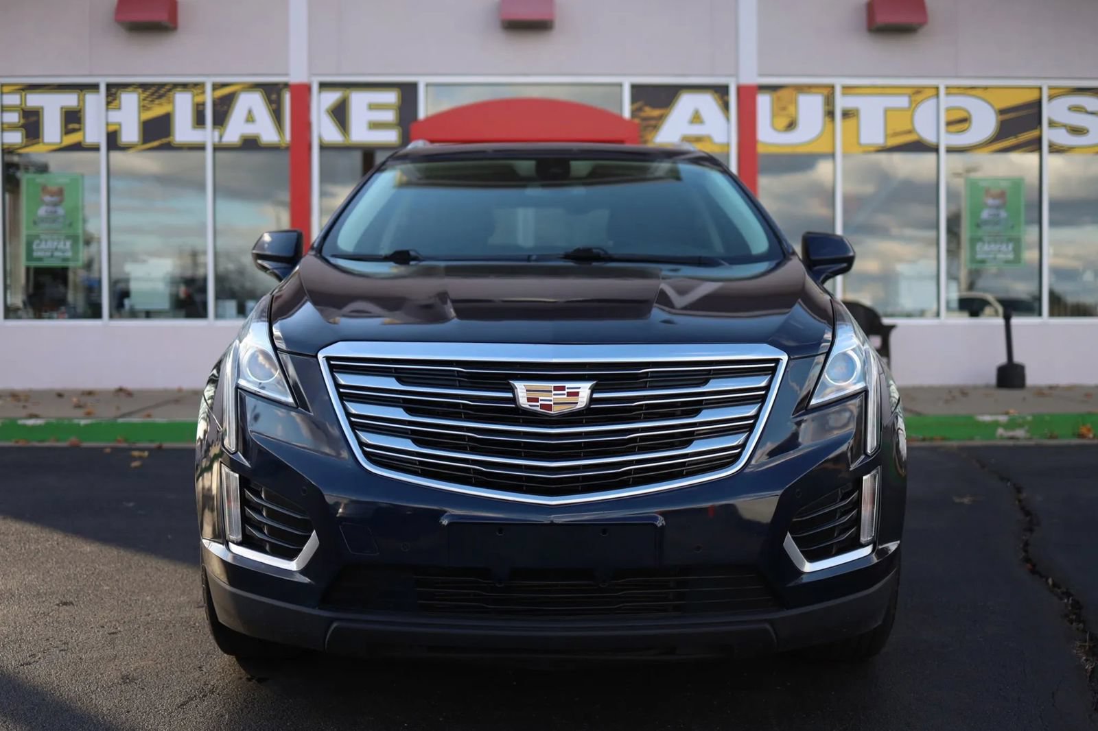 Used 2017 Cadillac XT5 Luxury w/ Driver Awareness Package AWD/4WD image 2