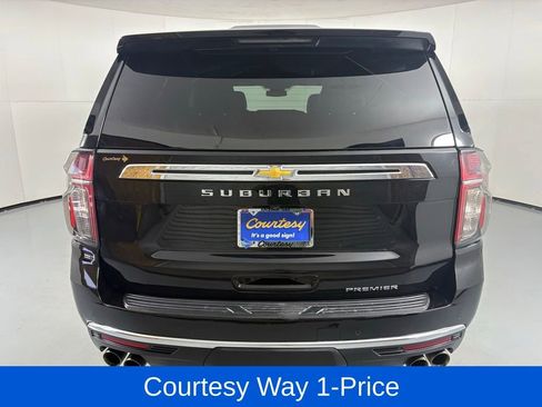 Used 2024 Chevrolet Suburban Premier RWD image 9