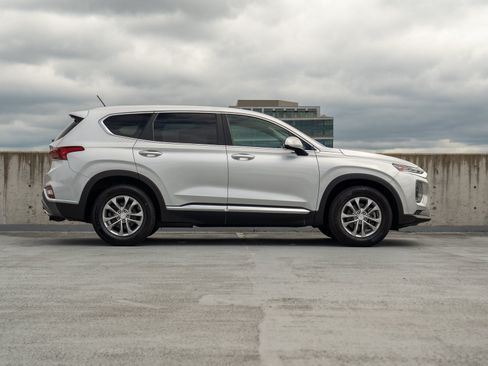 Used 2019 Hyundai Santa Fe SE AWD/4WD image 6