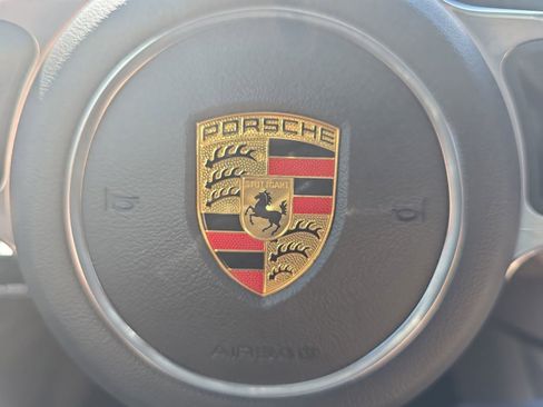 Used 2021 Porsche Cayenne AWD/4WD image 19