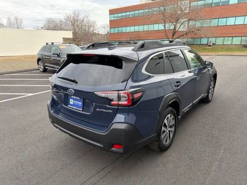 Used 2025 Subaru Outback Premium image 6