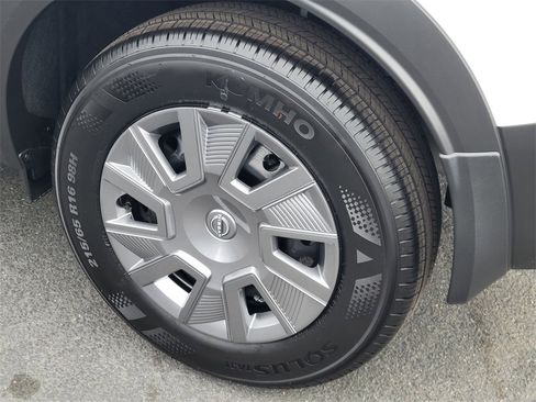 New 2026 Nissan Kicks S image 3