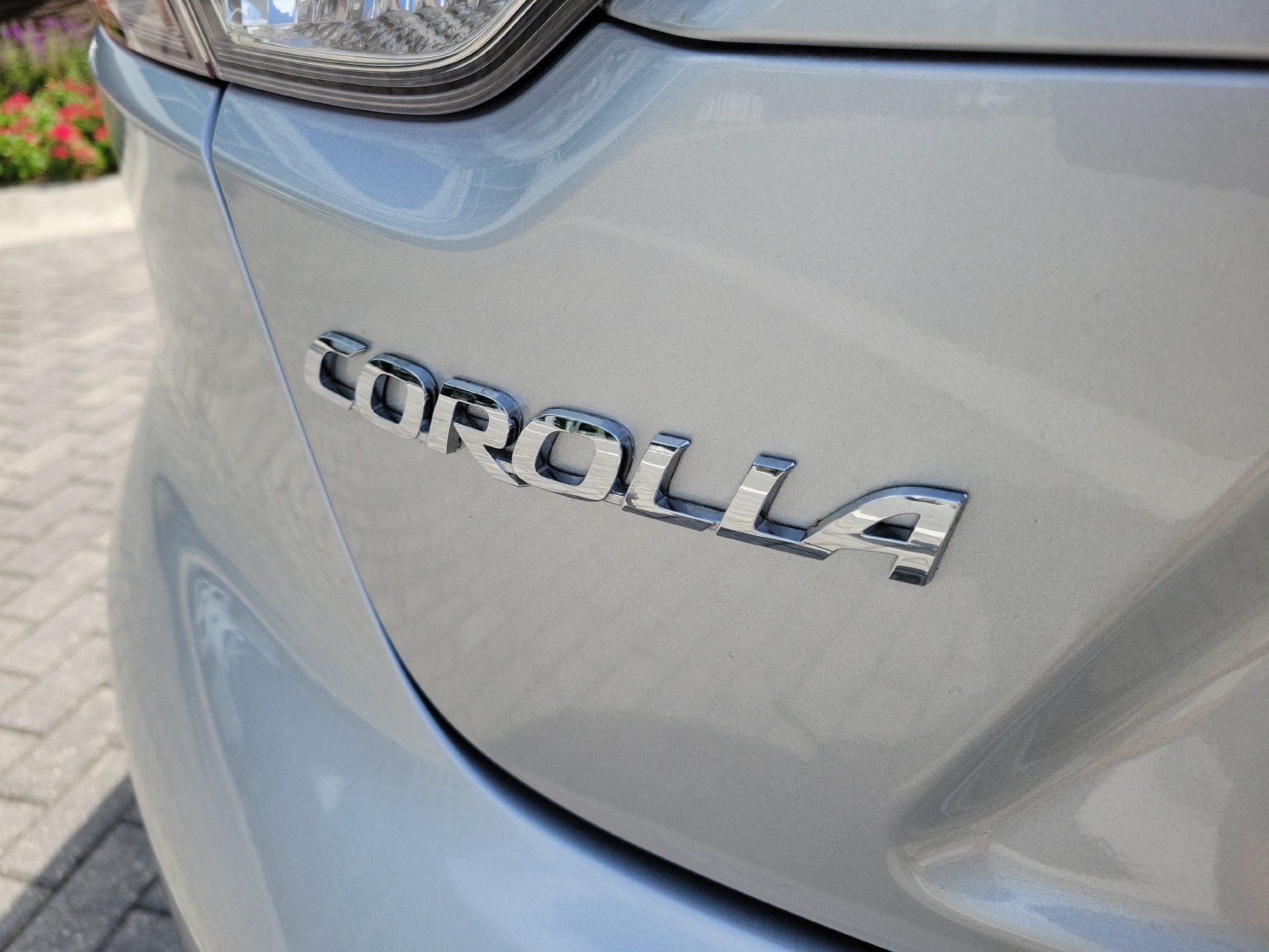 Used 2025 Toyota Corolla LE FWD image 11
