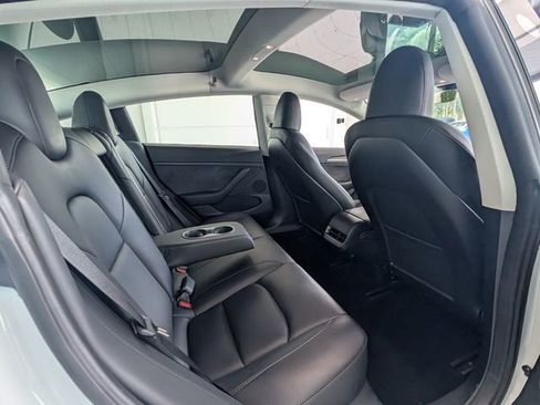 Used 2023 Tesla Model 3 Standard Range image 12