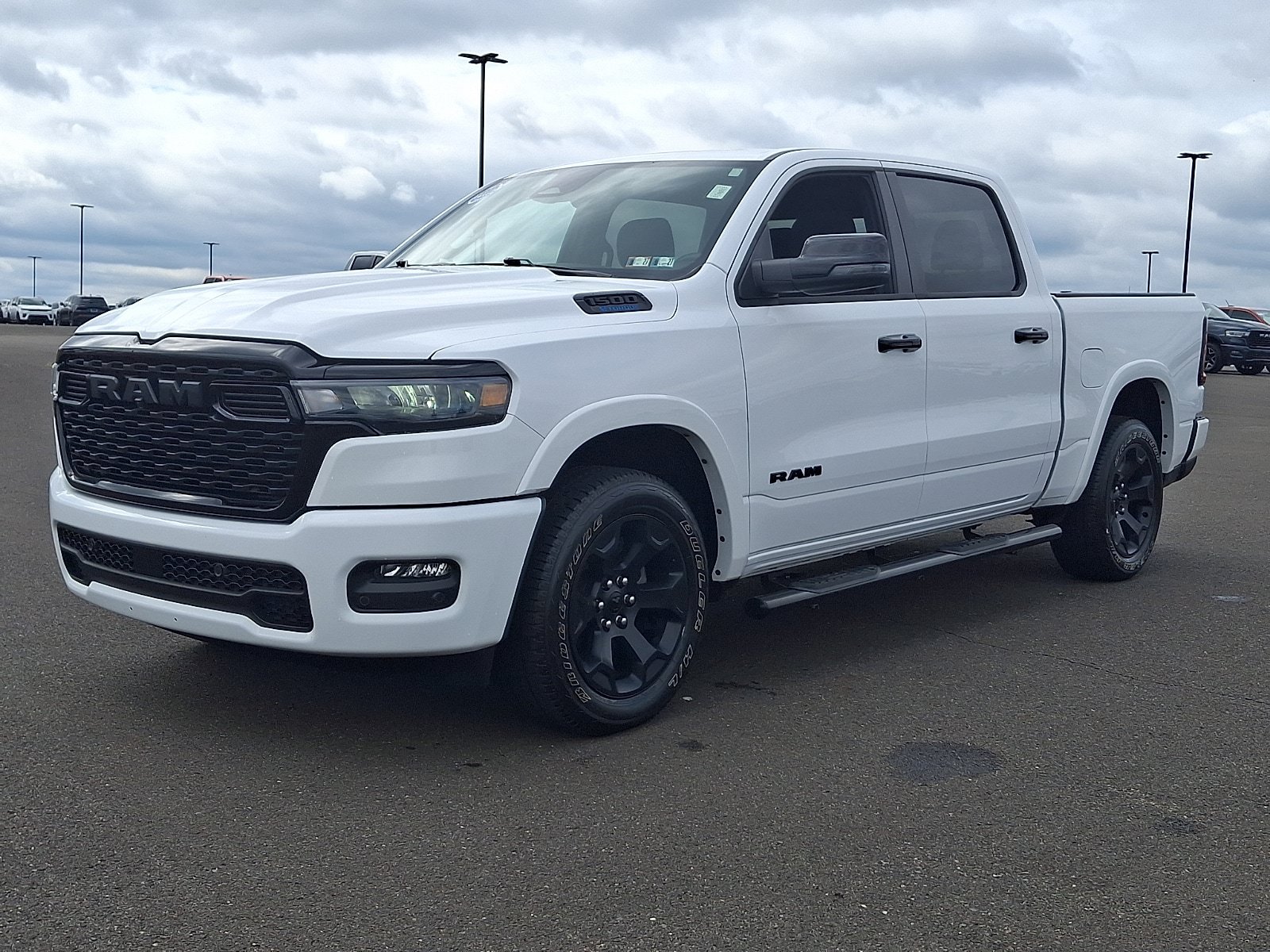 Used 2025 RAM 1500 Big Horn AWD/4WD image 3