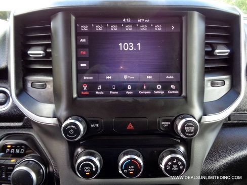 Used 2020 RAM 1500 Big Horn AWD/4WD image 14