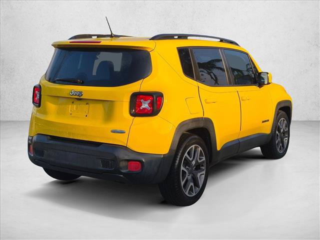 Used 2016 Jeep Renegade Latitude FWD image 5