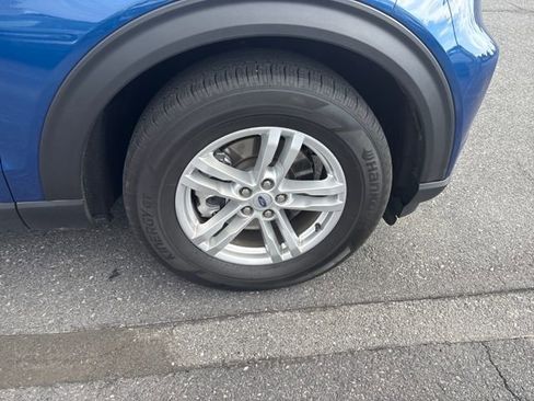 Used 2023 Ford Explorer XLT w/ Equipment Group 202A image 8