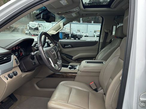 Used 2020 GMC Yukon XL SLT w/ Open Road Package image 8