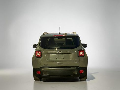 Used 2019 Jeep Renegade Latitude image 3