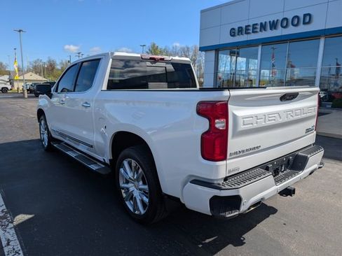 Used 2024 Chevrolet Silverado 1500 High Country w/ High Country Premium Package AWD/4WD image 3