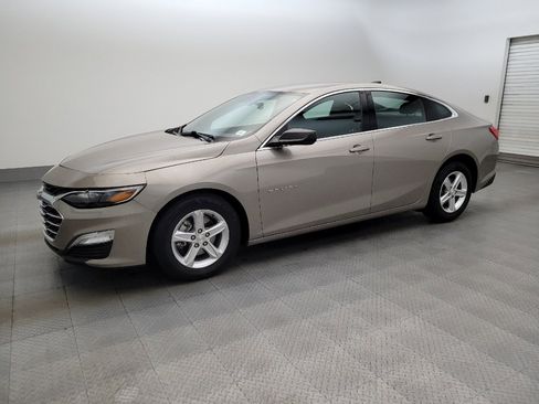 Used 2024 Chevrolet Malibu LS FWD image 2