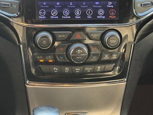 Used 2019 Jeep Grand Cherokee Laredo w/ Laredo X Package RWD image 19
