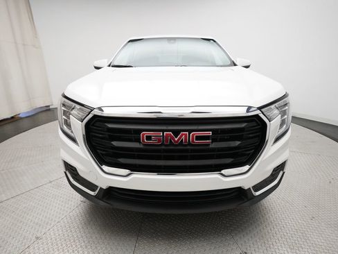 Used 2024 GMC Terrain SLE w/ LPO, Floor Liner Package AWD/4WD image 11