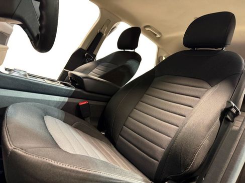 Used 2019 Ford Edge SE AWD/4WD image 16
