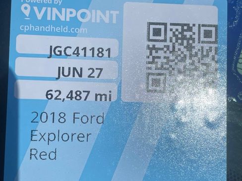 Used 2018 Ford Explorer XLT w/ Equipment Group 202A FWD image 3