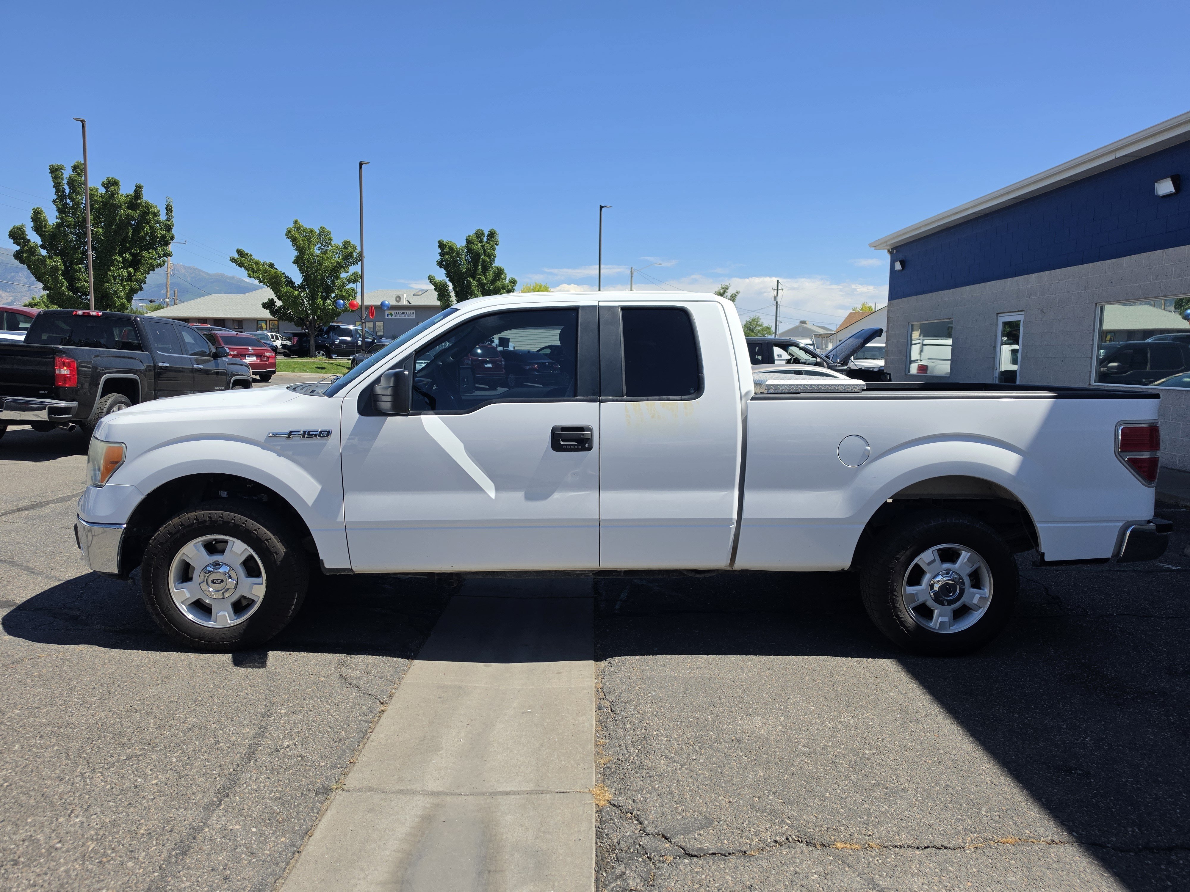 Used 2014 Ford F150 XLT w/ Trailer Tow Package RWD image 4