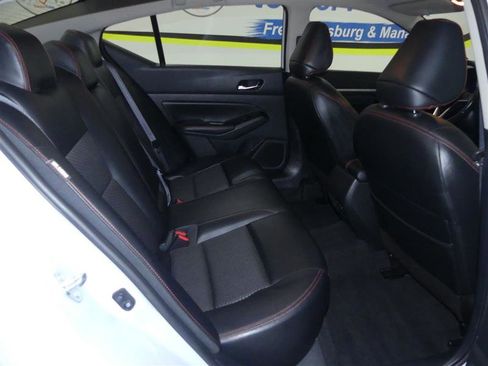 Used 2024 Nissan Altima 2.5 SR FWD image 21