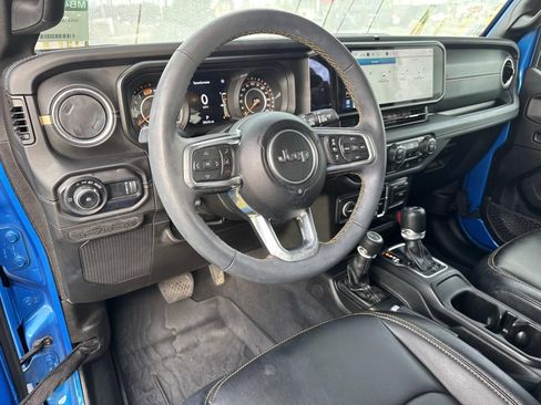 Used 2024 Jeep Wrangler Sahara image 17