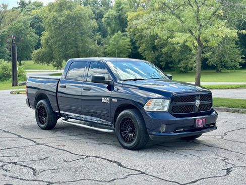 Used 2014 RAM 1500 Express AWD/4WD image 3