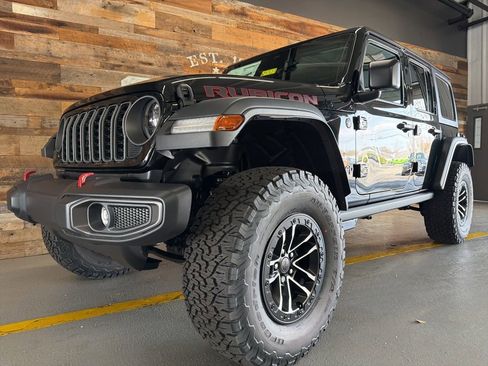 New 2026 Jeep Wrangler Unlimited Rubicon w/ Xtreme 35 Tire Package AWD/4WD image 17
