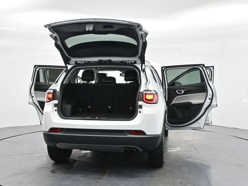 Used 2022 Jeep Compass Limited AWD/4WD image 41