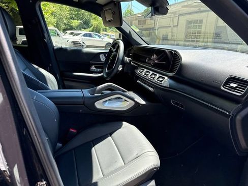 Used 2025 Mercedes-Benz GLE 450e 4MATIC image 9