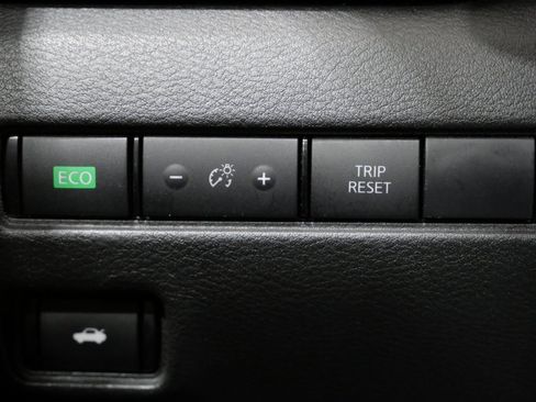 Used 2023 Nissan Sentra SV image 13