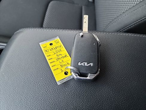 Used 2024 Kia Sportage LX image 40