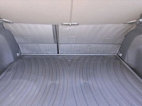 Certified 2025 Toyota Prius Plug-In Hybrid image 6