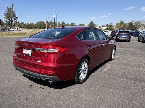 Used 2019 Ford Fusion SE image 6