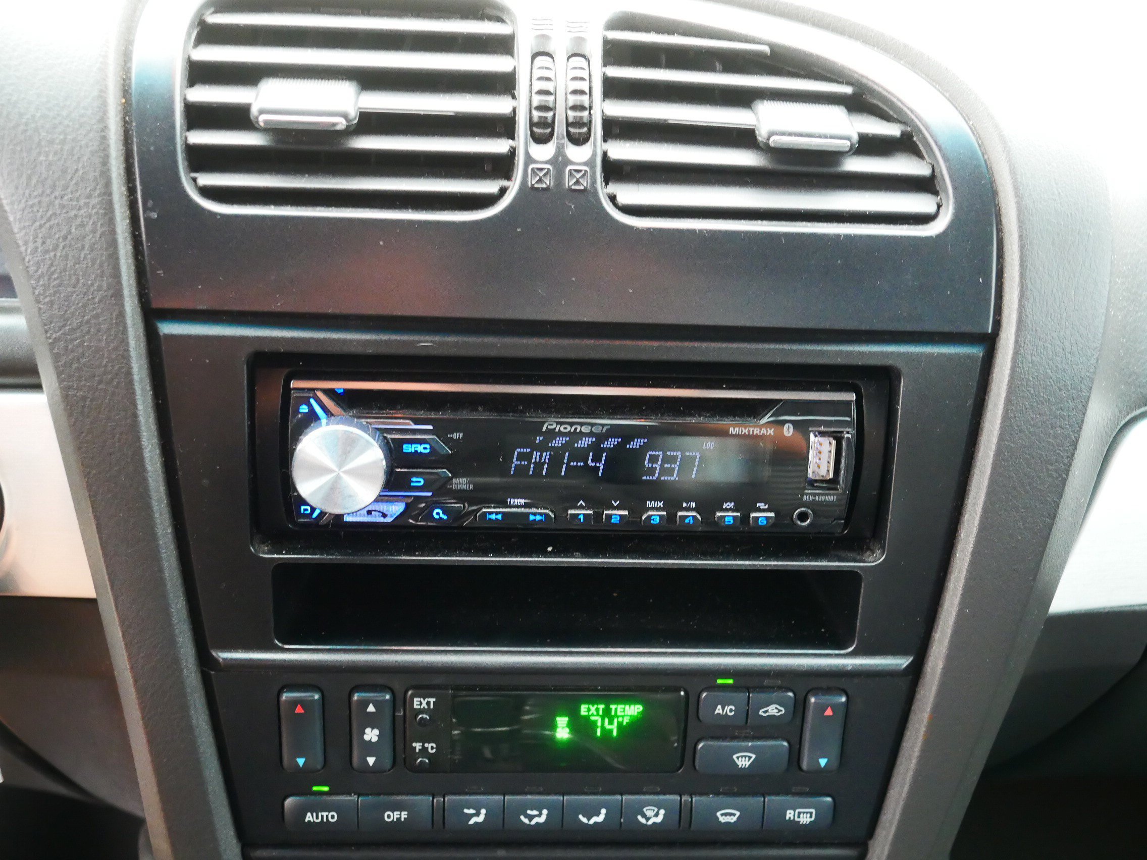 Used 2002 Ford Thunderbird RWD image 27