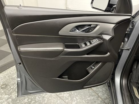 Used 2019 Chevrolet Traverse LT FWD image 6