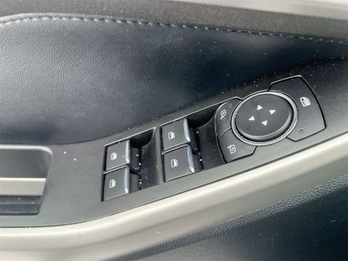 Used 2020 Ford Explorer XLT w/ Comfort Package image 17