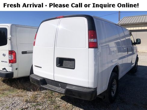 Used 2019 Chevrolet Express 2500 w/ Driver Convenience Package image 4