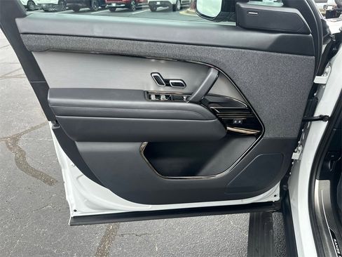 Used 2023 Land Rover Range Rover Sport SE Dynamic image 10
