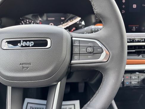 Used 2025 Jeep Compass Limited AWD/4WD image 20