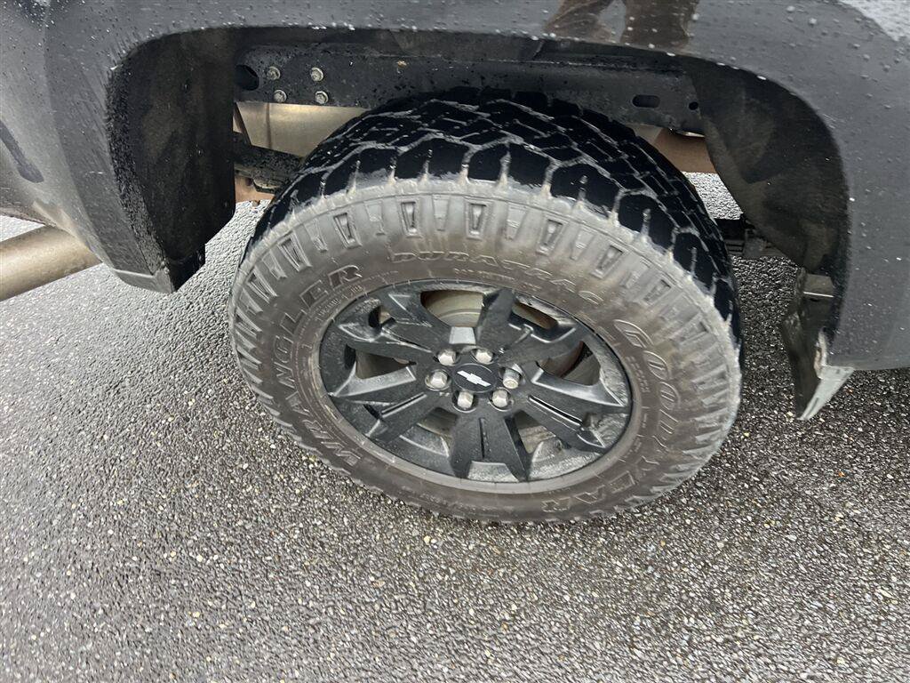 Used 2016 Chevrolet Colorado Z71 w/ Z71 Midnight Edition AWD/4WD image 12