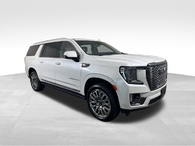 Used 2024 GMC Yukon XL Denali Ultimate AWD/4WD image 7