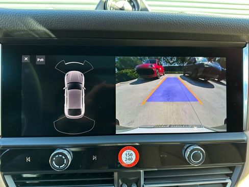 Used 2026 Porsche Macan image 33