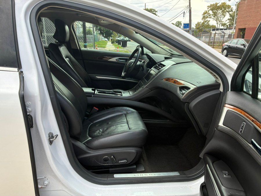 Used 2013 Lincoln MKZ AWD image 16