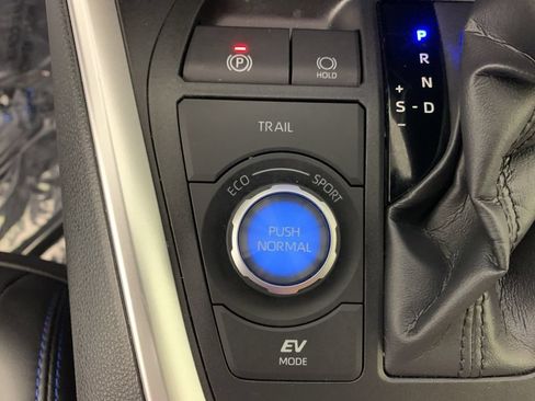Used 2024 Toyota RAV4 XSE w/ Advanced Technology Package AWD/4WD image 27