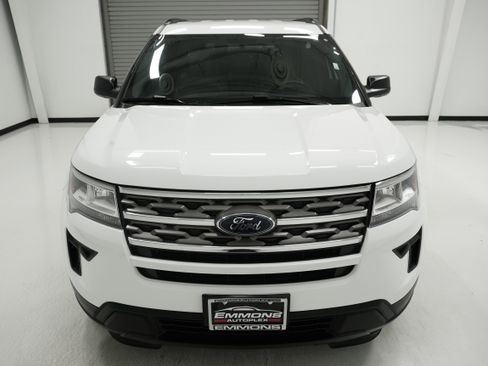 Used 2019 Ford Explorer FWD image 2