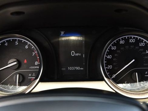 Used 2021 Toyota Camry SE FWD image 20