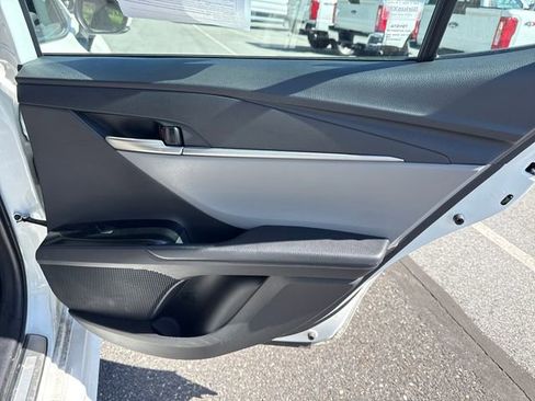 Used 2025 Toyota Camry SE w/ Convenience Package FWD image 16