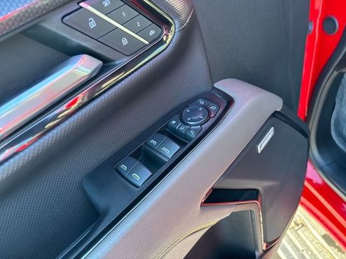 Used 2024 Chevrolet Silverado 2500 ZR2 w/ Technology Package image 11